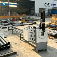 Machine de découpe laser à fibre CNC automatique 4 axes avec serrage pneumatique avant-arrière et refroidissement par eau HIWIN pour tubes métalliques