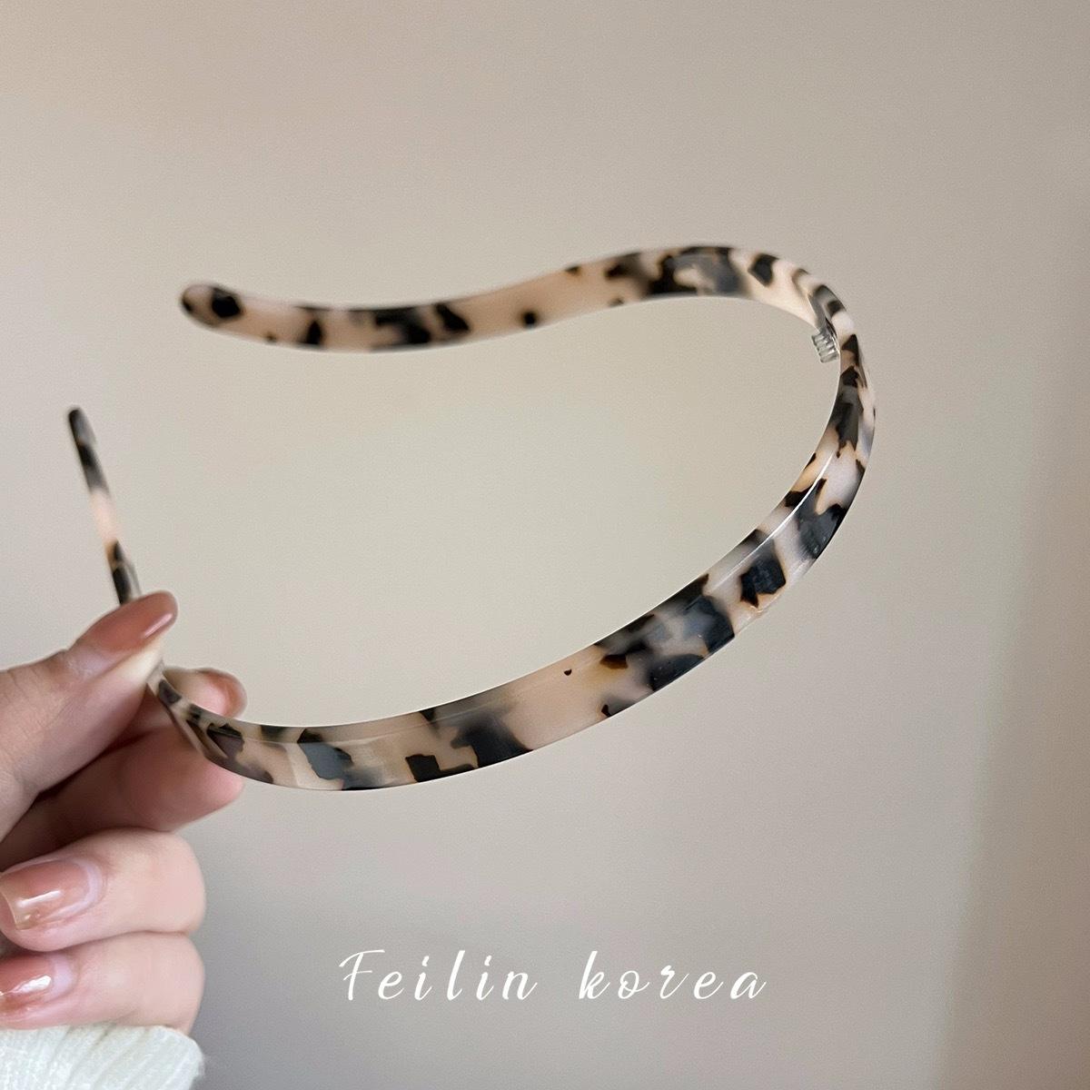 น้ำตาลอ่อน