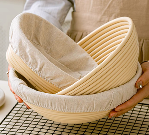 Ensemble de paniers de levage pour pain en rotin naturel indonésien écologique, fouet à pâte, racloir, lame à pain et chiffon – Ustensiles de cuisine - Product Image 5