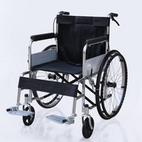 Fauteuil roulant manuel léger et pliable pour les personnes handicapées Repose-pieds manuel en plastique Fauteuil roulant