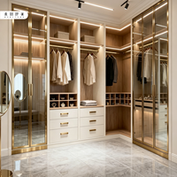 Dressing moderne en bois raffiné artisanal HeTian pour appartement d'élite – Unité de rangement sur mesure