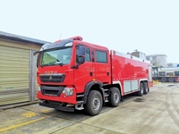 Camion pompier Sinotruk HOWO 25 tonnes, capacité du réservoir >10000L, hauteur de travail 65m, transmission manuelle, norme d'émission EURO 5