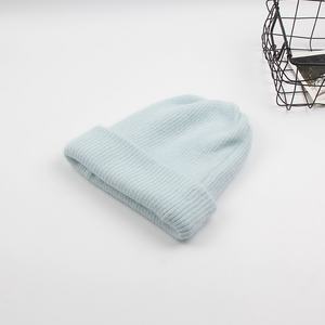 Bonnet tricoté en cachemire et fourrure de lapin angora doux et moelleux pour femme et fille, style décontracté et luxueux, idéal pour l'hiver (vente en gros) - Product Image 3