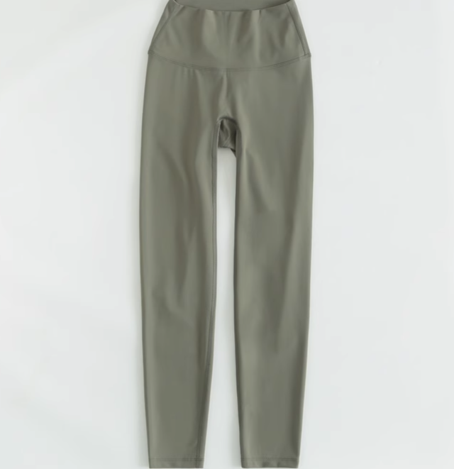 สีเขียวทหาร