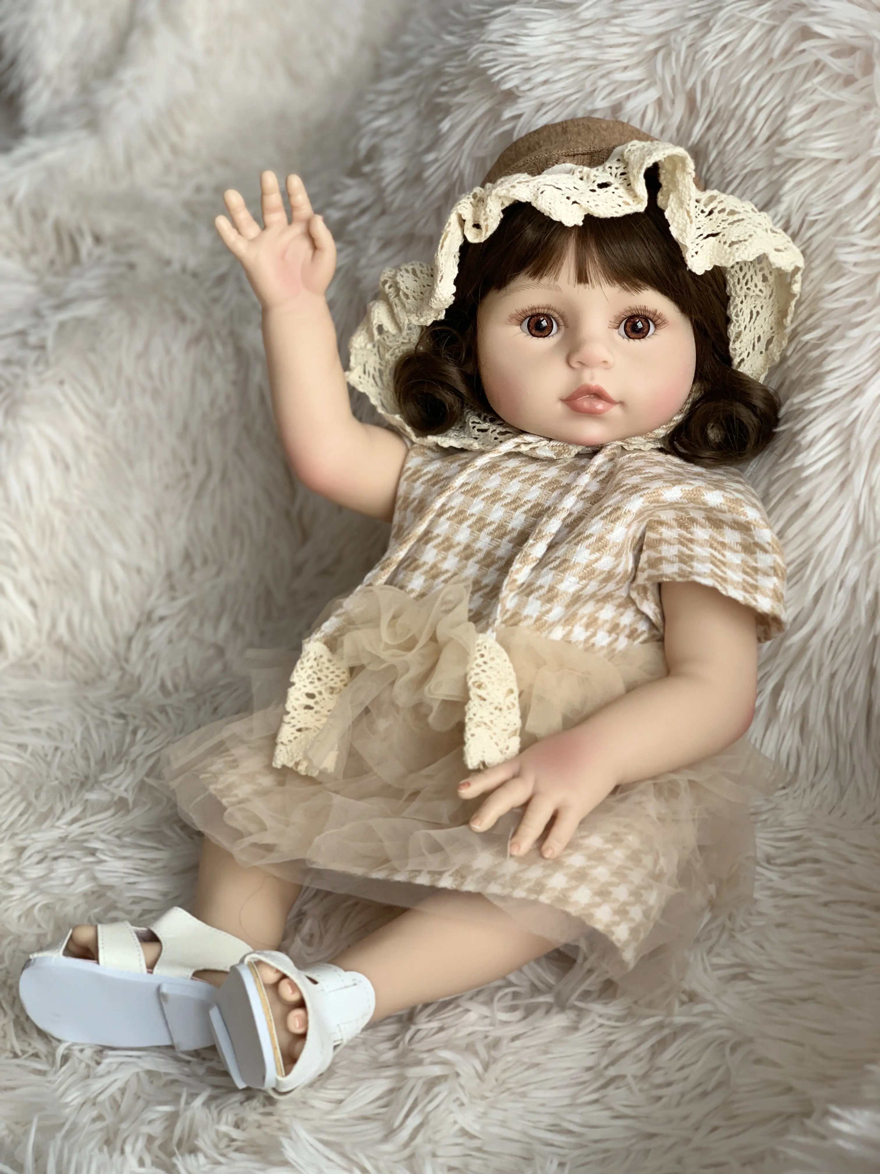 R & B Shipping Reborn Baby Free Liquid Silicone Mold Dolls新生児の女の子リアルなBebe Reborne Pinky Reborn Baby Dolls