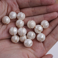 Perles de perles rondes sculptées à la main de 13mm et 14mm en gros-écaille de tortue et fleur de lotus sans trou pour la fabrication de bijoux