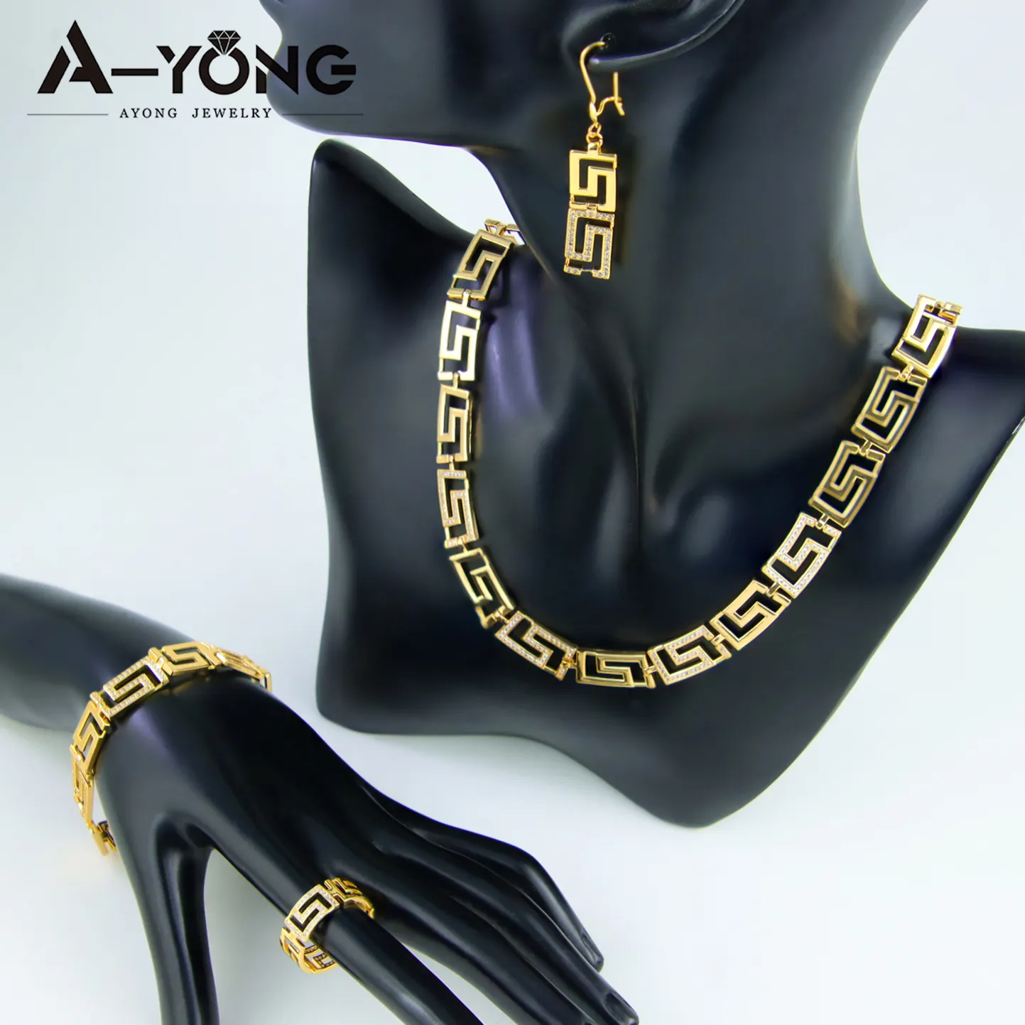 Ayong Schmuck-Set Modedesign 18k Gold Kupfer 4-teiliges Set hochwertiges Dubai-Stil-Zirkonschmuck-Set für Damen