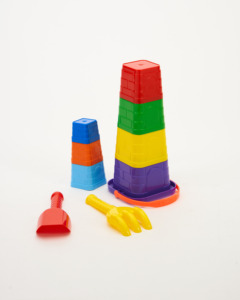 Torre de castillo de arena, 7 tazas apilables de colores arcoíris con pala y palas de jardín. - Product Image 3