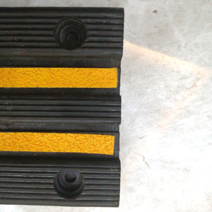 Protector de Esquinas de Goma para Estacionamiento de Autos - Product Image 6