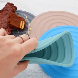 Multipurpose Non-Slip Heat Resistant Silicone <b>Trivet</b> Mats 7 Inch Round Shape Hot Pads Pot Holders for Kitchen Hot Dishes - Product Image 5