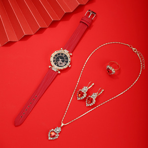 Montres en cuir à succès avec coffret de quatre pièces pour femme, en stock, sans boîte, mouvement à quartz de luxe 2026, bracelet inclus - Product Image 3