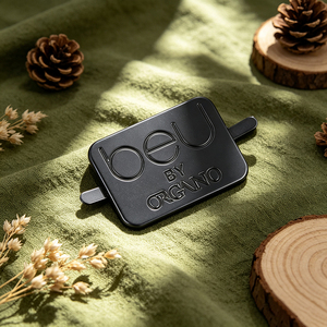 Étiquette en métal allié, logo personnalisé gravé, étiquettes de marque, badge métallique décoratif pour écharpe, vêtement, habillement - Product Image 1