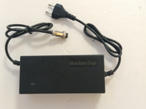 Caricabatterie LiFePO4 8S 29.2V 5A Dispositivo di Ricarica AC 100-240V a DC 29.2V 5A Alimentatore per Batterie - Product Image 4
