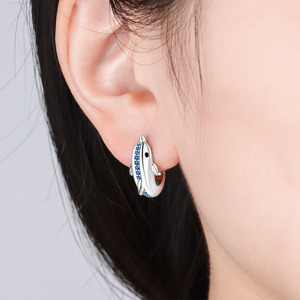 Nuevos pendientes/argollas de cobre blanco con diseño de delfín azul, diseño original y exclusivo, modernos y versátiles. - Product Image 5