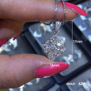 Collana con Ciondolo a Rombo Semplice per Donne, Elegante Catena da Indossare Quotidianamente - Product Image 4