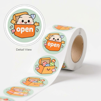 Autocollants en papier synthétique imperméables et résistants à l'huile, à rouleau, autocollants, pour boîtes de bonbons à motifs de dessins animés mignons, étiquettes de scellage pour cadeaux