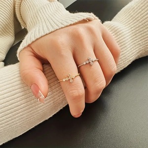 Anello Minimalista da Donna con Accento in Pietra, Gioiello Semplice per Uso Quotidiano - Product Image 3