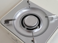 Réchaud à gaz portable mini avec valve magnétique, protection contre la surpression, cuisinière à cassette au butane, utilisation sur table de camping-car, allumage électronique, en aluminium