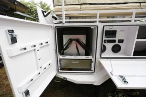 <span class=keywords><strong>Remorque</strong></span> <span class=keywords><strong>de</strong></span> camping tout-terrain avec cuisine extérieure et panneau <span class=keywords><strong>de</strong></span> commande audio intérieur, espace <span class=keywords><strong>de</strong></span> rangement <span class=keywords><strong>pour</strong></span> les voyages en camping - Product Image 4