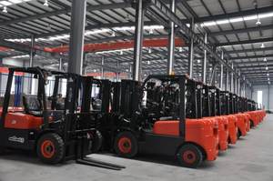 חדש 2 טון סולר מלגזה עם מחיר טוב סגור מונית מלגזה מופעל על ידי מנוע דיזל - Product Image 5