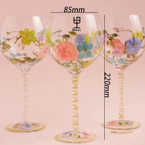 Verre à vin floral peint à la main avec logo personnalisé OEM, pied torsadé esthétique, grand volume, pour mariage, hôtel, café - Product Image 2