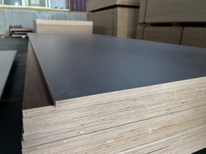 Contreplaqué marin en mélamine <span class=keywords><strong>blanc</strong></span> 4x8 pieds |   Panneau stratifié mélaminé gris mat imitation <span class=keywords><strong>bois</strong></span> et haute brillance pour meubles - Product Image 2