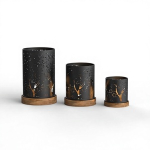 Portavelas cilíndrico de hierro con base de madera, diseño personalizado cortado con láser, faroles metálicos decorativos para uso decorativo. - Product Image 1