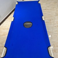 Lit d'hôpital en métal pliable portable pour sauvetage d'urgence sur le terrain et camping pour le choléra et autres urgences médicales