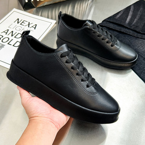 Zapatos Masculinos Otoño Nuevos Zapatos Versión Masculina de Moda Ligeros y Pequeños Zapatos de Skateboard Blancos Deportivos Casuales - Product Image 4
