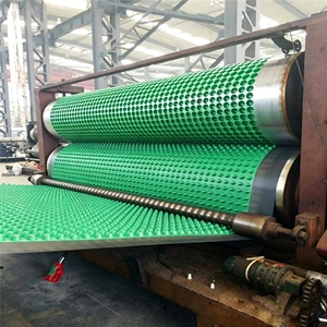 Planche de drainage <span class=keywords><strong>en</strong></span> nid d'abeille <span class=keywords><strong>en</strong></span> plastique pour usage industriel extérieur, installation facile pour toiture et drainage de <span class=keywords><strong>jardin</strong></span> - Product Image 1