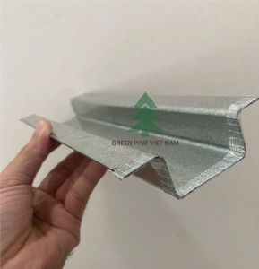 Exportateur du Vietnam 1.15mm BMT Z275 Chapeau haut de forme en acier galvanisé Fourrure Canal ASTM Omega Métal Fourrure Plafond Grille Coupe - Product Image 3