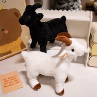 Peluche de chèvre debout, jouet en peluche doux et moelleux, ornement de table ou de canapé, animal de la ferme en peluche, poupée mouton pour cadeau d'anniversaire pour enfants
