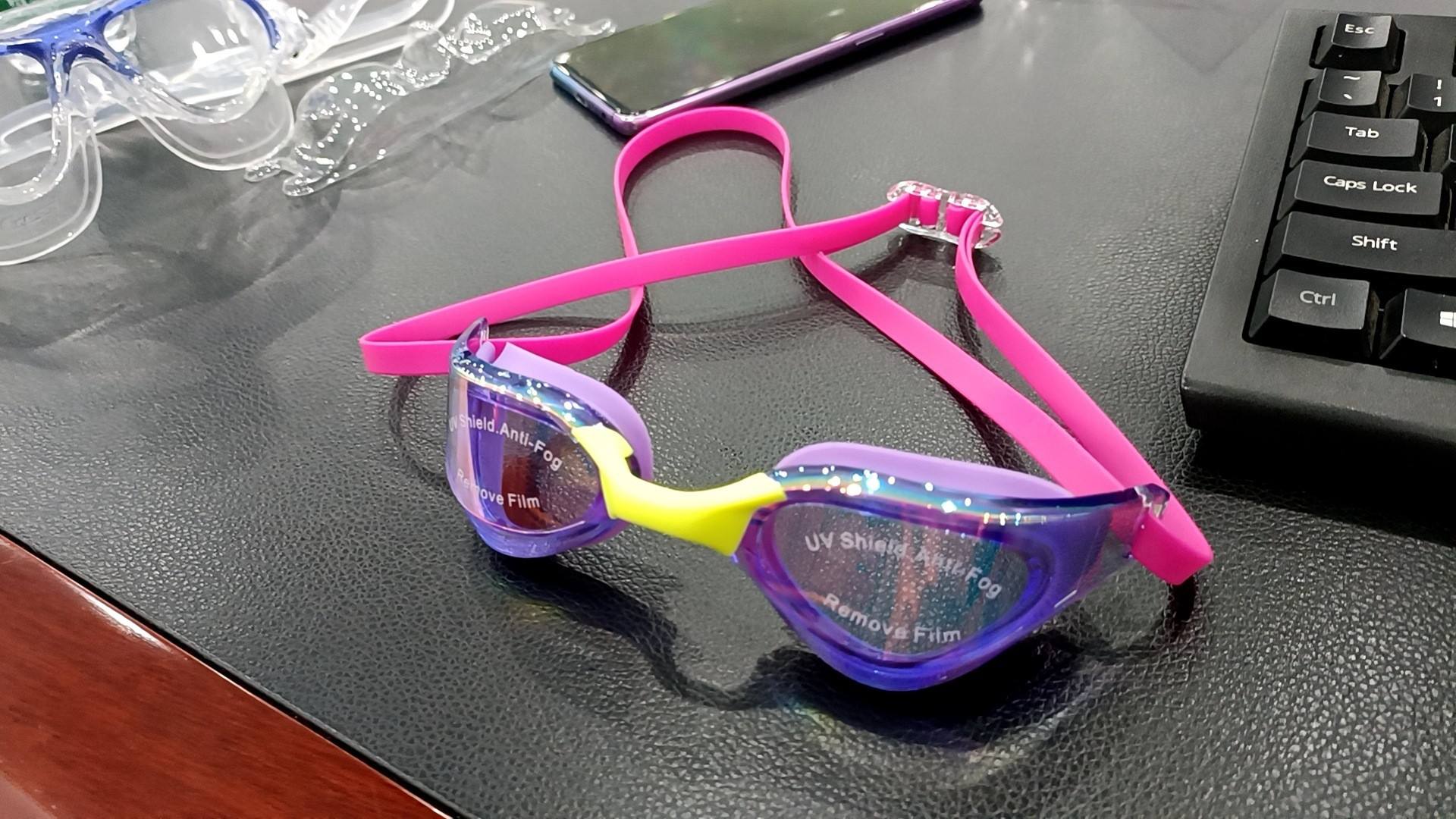 สีม่วงชมพูสดใส