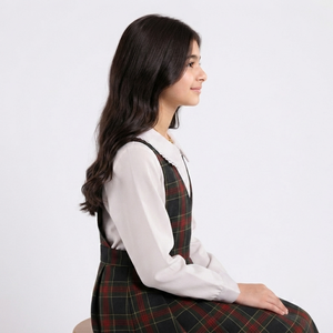 Conjunto de Uniforme Escolar a Cuadros para Niñas, Venta al Por Mayor, Vestido de Dos Piezas con Tirantes y Cuello Peter Pan de Manga Larga Blanco - Product Image 6