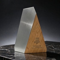 Trophée créatif en métal triangulaire en aluminium, prix haut de gamme pour la contribution des employés, cérémonie de remise des prix, conférence annuelle d'entreprise
