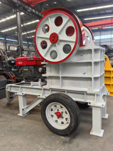 Neue tragbare Backenbrecher-Kleinmotor-Hartstein-Zerkleinerung maschine für Rock Granite Mining Construction Core Motor lager getriebe