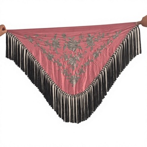 Chal Triangular Bordado Color Rosa Empolvado para Mujer con Motivo de Rosa Gris, Borlas Largas Negras, Bufanda para el Hombro para Bodas y Eventos Nocturnos - Product Image 1