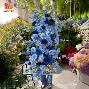 ฉากหลังงานแต่งงานออกแบบพิเศษ ตกแต่งด้วยดอกไม้ประดิษฐ์สีฟ้าอย่างสวยงาม - Product Image 2