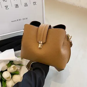 2023新款PU皮包来自中国夏季小果冻袋女包女士品牌女装供应商批发时尚手袋
