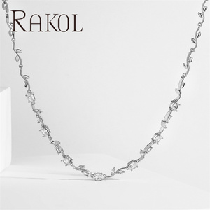 Colar de Zircônia Cúbica com Design de Folha de Oliveira Rakol NP5230, Luxuoso, Banho de Ouro, Joia de Casamento - Product Image 3