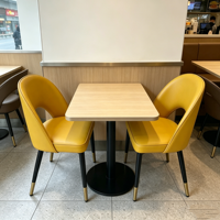 Chaise de salle à manger moderne en cuir PU de qualité restaurant avec pieds en métal, usage commercial pour hôtels et restaurants