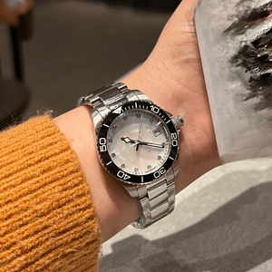 Reloj de Lujo Avanzado con Movimiento de Cuarzo de Precisión, Cristal de Zafiro, Tres Hileras de Cadena, Correa de Acero, Resistente al Agua, Longines - Product Image 2