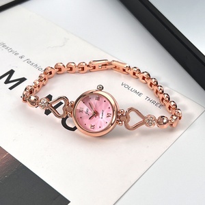 Montre-bracelet pour femme tendance, design cœur, montre à quartz élégante, style bijou - Product Image 4