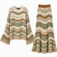 Ensemble de luxe pour femme en tricot, pull à manches cloche, jupe longue à rayures ondulées, style bohème chic, tenue haut de gamme, vente en gros, personnalisation OEM ODM