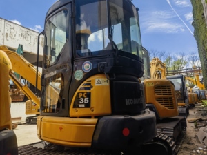Excavatrice d'occasion Komatsu PC35 d'origine japonaise, mini-excavatrice de 3 tonnes, mini-excavatrice sur chenilles PC35 à vendre - Product Image 2