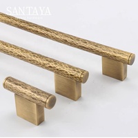 Poignées de meubles Santaya en laiton brossé antique, poignées de tiroir pour armoire de cuisine, boutons de tiroir pour chambre à coucher, poignée de meuble martelée à la main