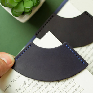 Nuevo marcapáginas de cuero PU transfronterizo, mini clip creativo para esquinas de libros, protector de esquinas de libros, marcapáginas para estudiantes. - Product Image 2
