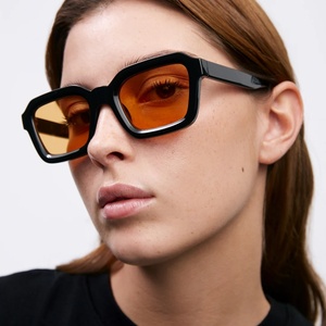 <span class=keywords><strong>Occhiali</strong></span> <span class=keywords><strong>da</strong></span> <span class=keywords><strong>Sole</strong></span> Finewell 3412 di Design, Marche Famose, <span class=keywords><strong>Occhiali</strong></span> <span class=keywords><strong>da</strong></span> <span class=keywords><strong>Sole</strong></span> di Lusso per Uomo, Montatura Quadrata Retrò, Lenti <span class=keywords><strong>Arancioni</strong></span>, Protezione UV400 per Donna - Product Image 3
