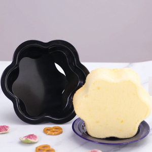 Magníficos moldes lavables de gasa con forma de flor y base extraíble para hornear pasteles, ideales para panaderías, cenas y preparar deliciosos postres. - Product Image 1