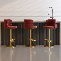 Tabourets de bar modernes 2026 en velours rouge, chaise d'îlot de cuisine réglable et pivotante avec pieds dorés, chaise de bar pour salle à manger
